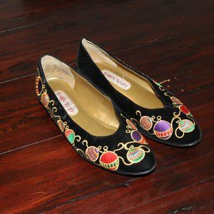 CHRISTMAS ORNAMENT BLACK SLIP ON SHOES SIZE 7